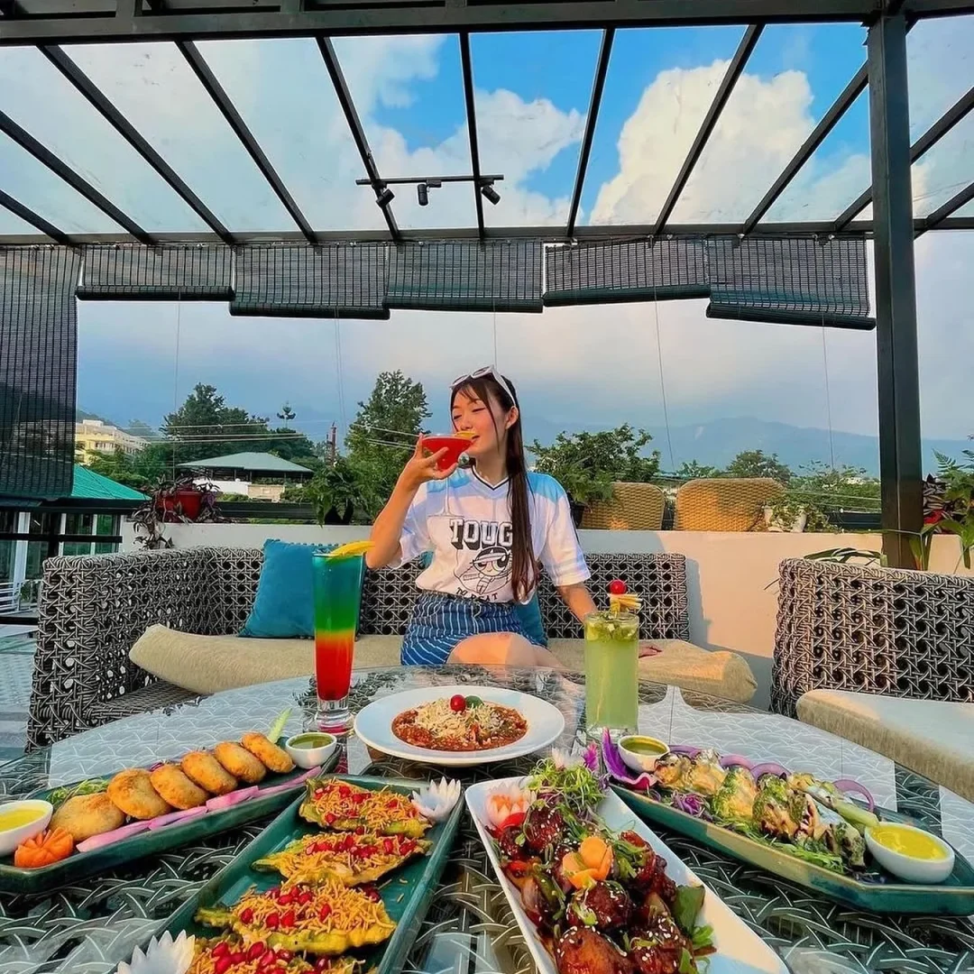 Rooftop Bar and outdoor seating