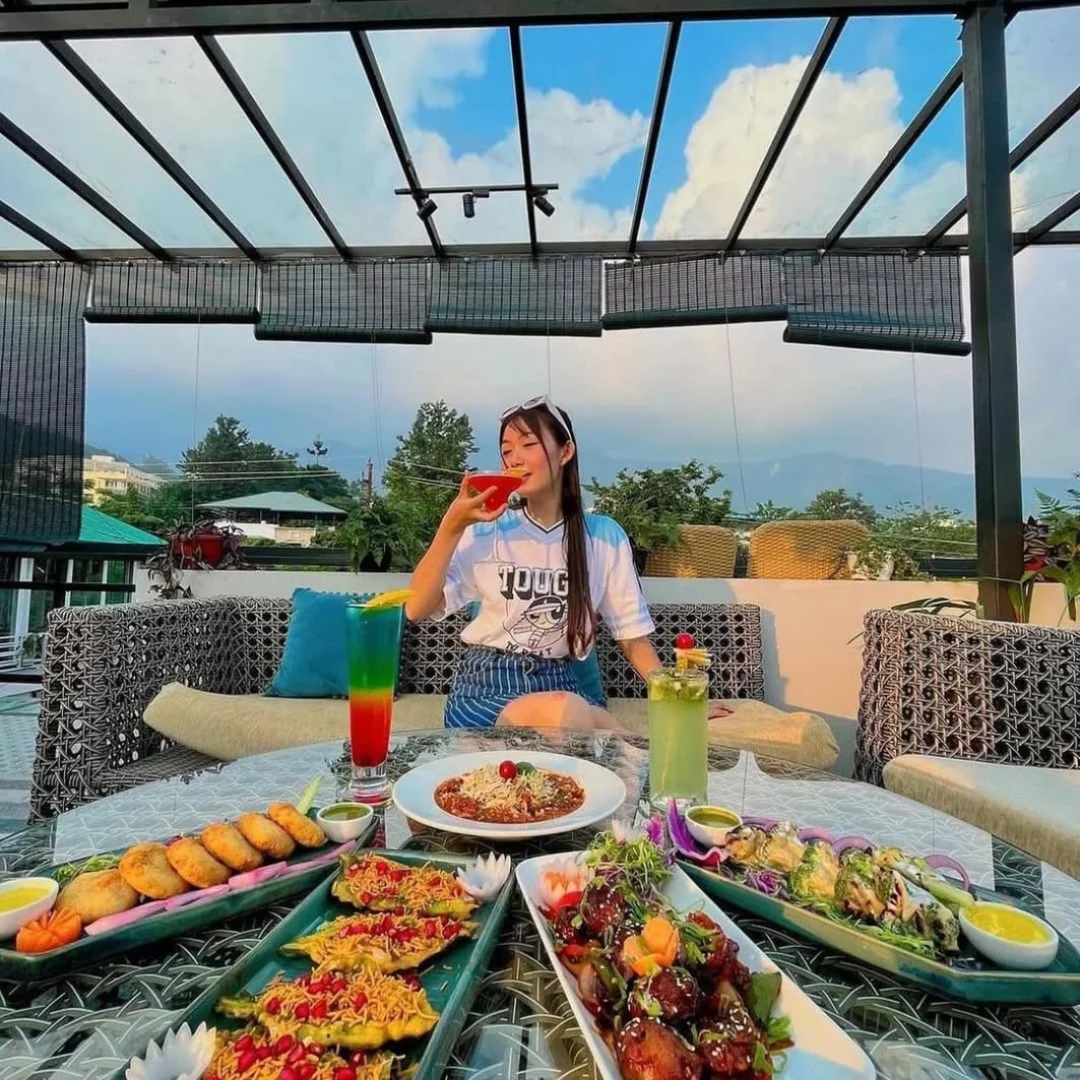 rooftop vibe that feels refreshing in aristella